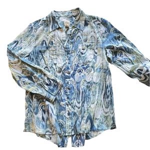 Chicos Ikat Blue Green size 1 (size 8) size small.  tab roll sleeve. lightweight